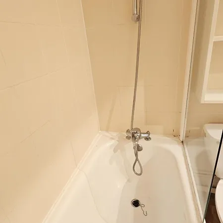 - Inout - 4 Beds Flat C-e18 Διαμέρισμα *