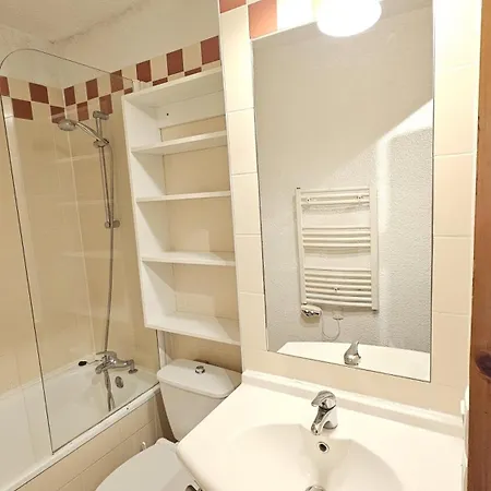 - Inout - 4 Beds Flat C-e18